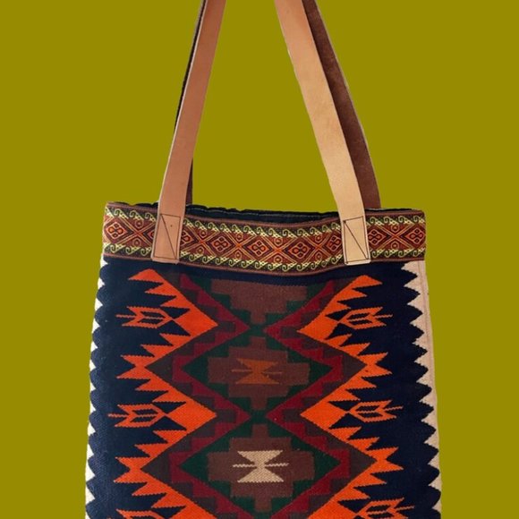 Artisanal Handbag / loom woven/ leather tote bag/ Eco-Friendly - Picture 2 of 9